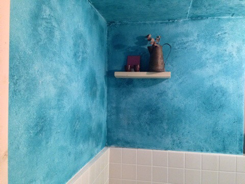 トイレの壁の色が、海の色