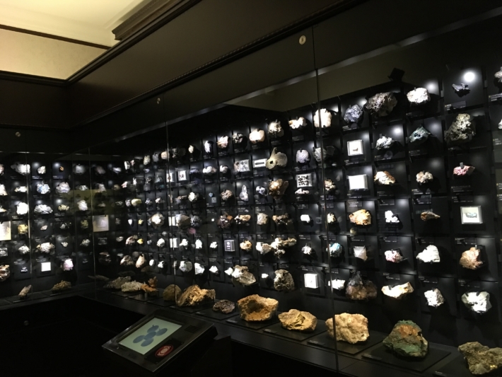 国立科学博物館　日本館　日本を形成する岩石や鉱物